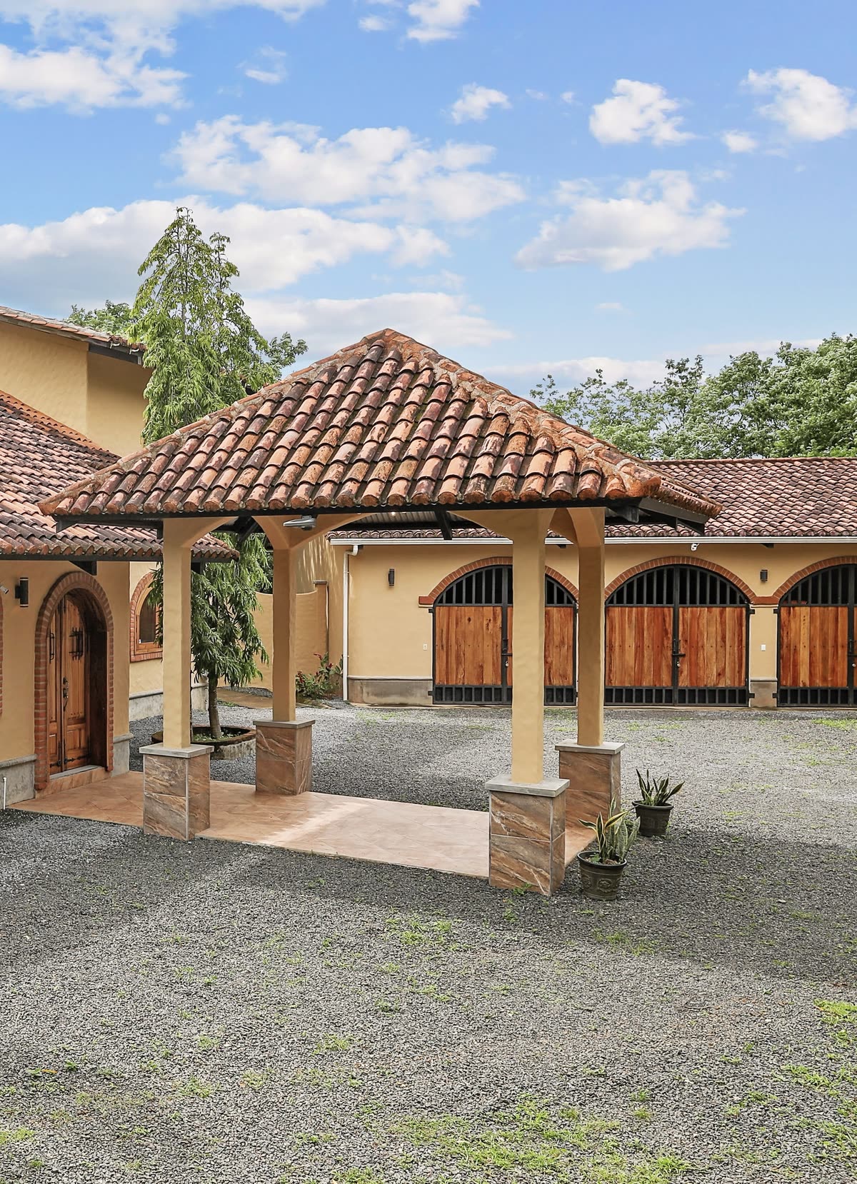 Three bedrooms on two acres, with a pool, San Juan del Sur